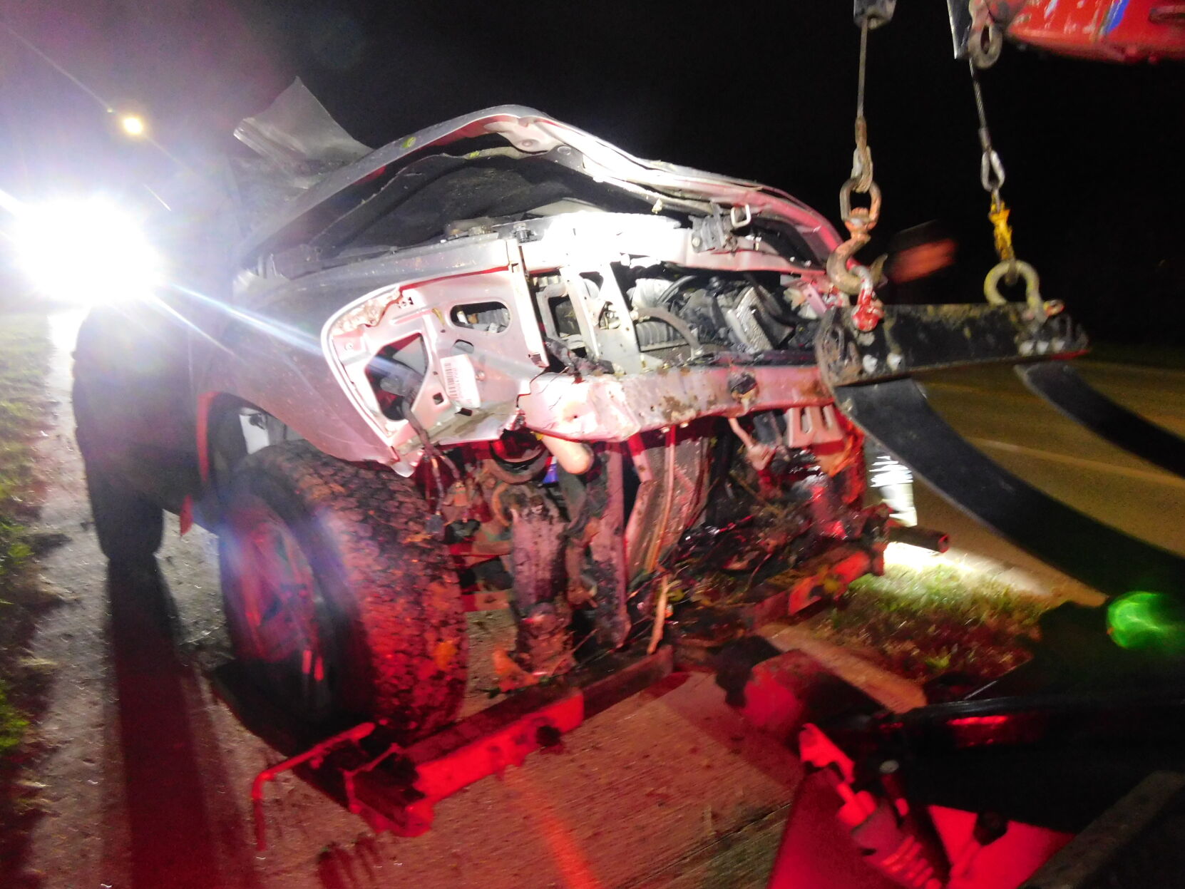 One juvenile injured in Jefferson City rollover crash Tuesday